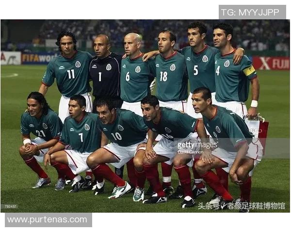 足球明星经典瞬间回顾那些令人难忘的标志性照片合集